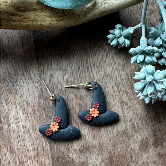 Floral Accented Black Witch Hat Earrings - Picture 1 of 1